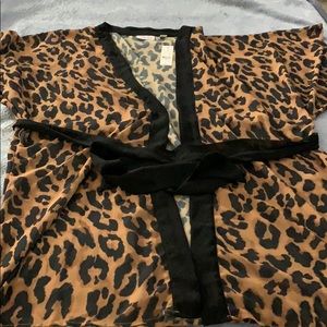 NY & Co. Sweet Pea Leopard Print Kimono/Coverup